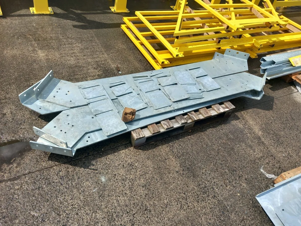 Galvanised Steel Stair Stringers X 2 - Image 3