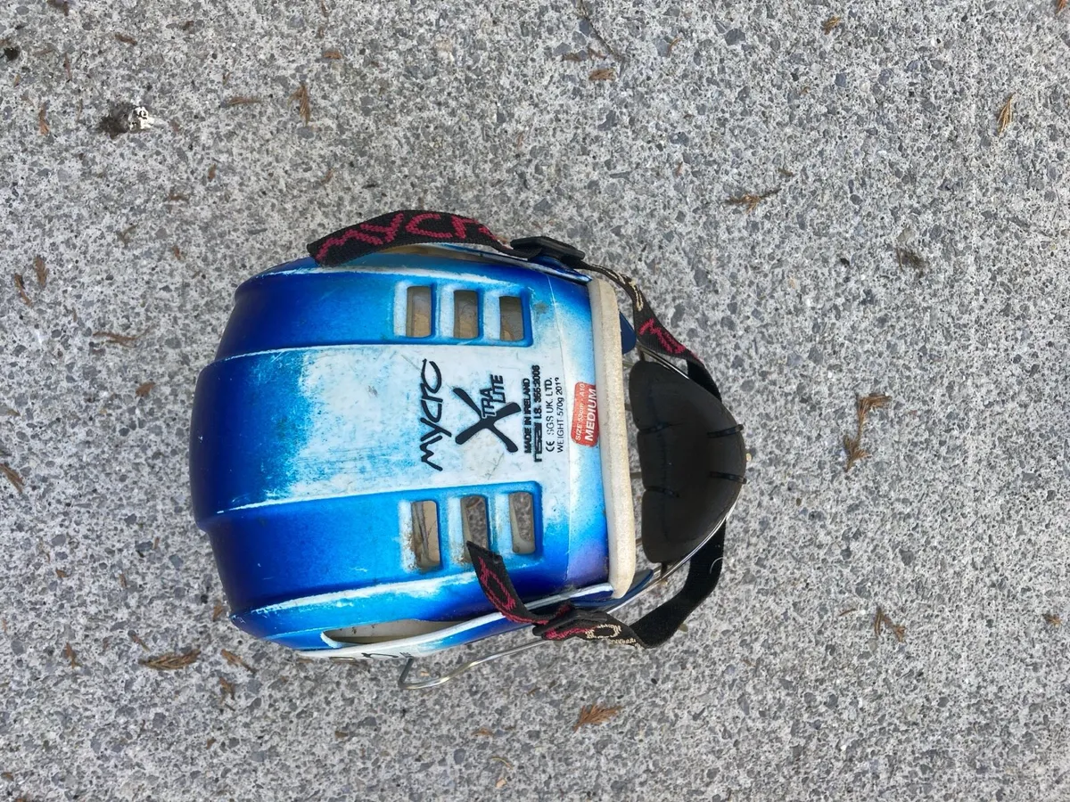Hurling helmet - Image 4