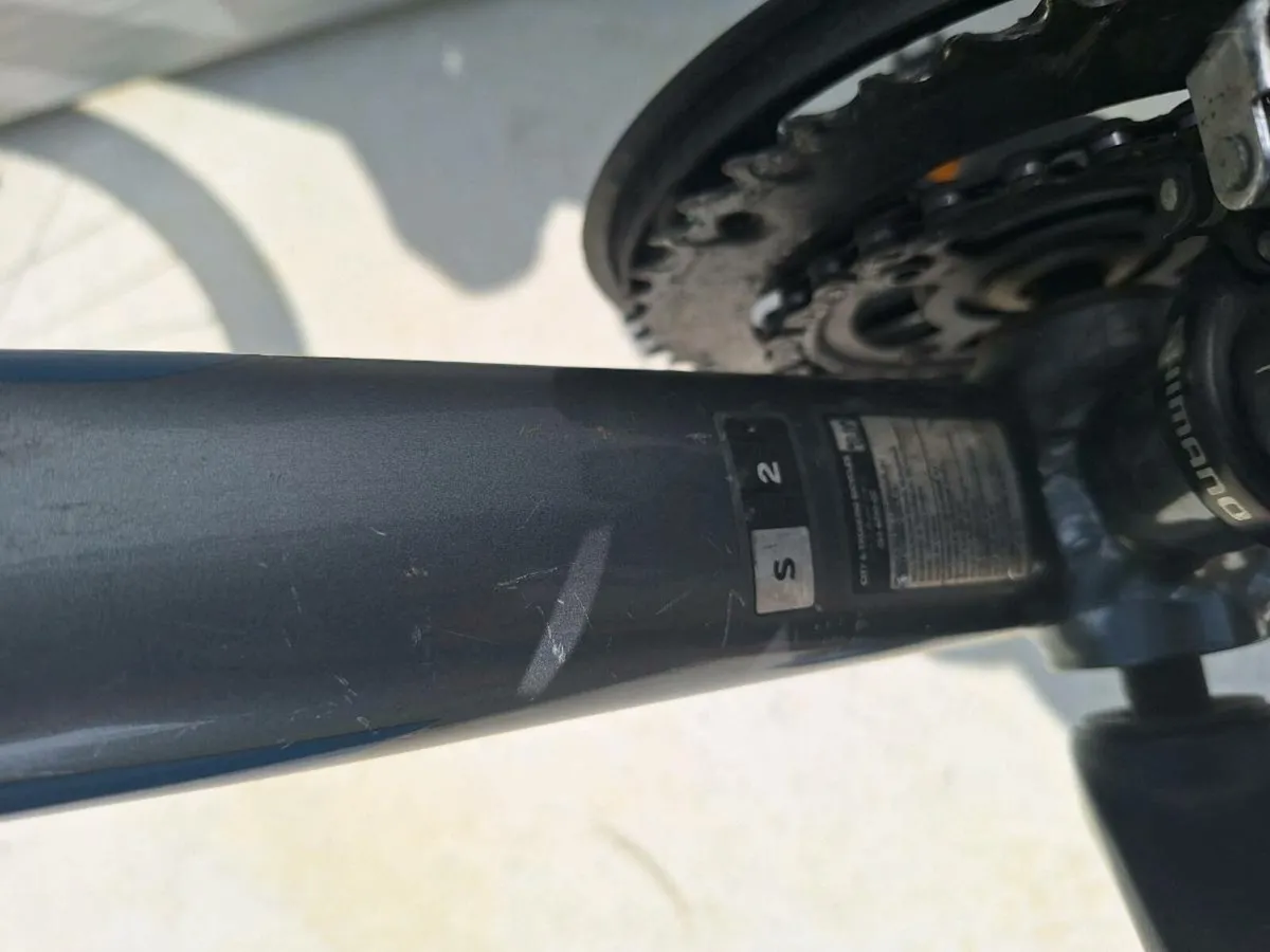 Hybrid Bicycle - Image 3
