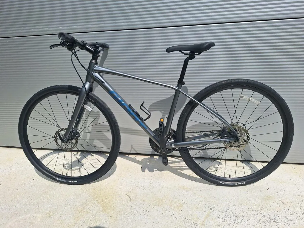 Hybrid Bicycle - Image 4