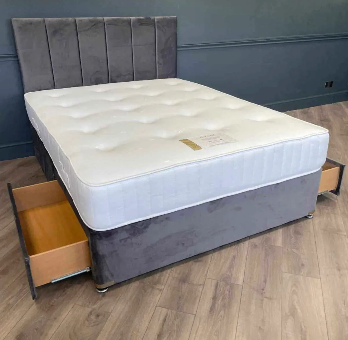 All new split divan beds - Image 1
