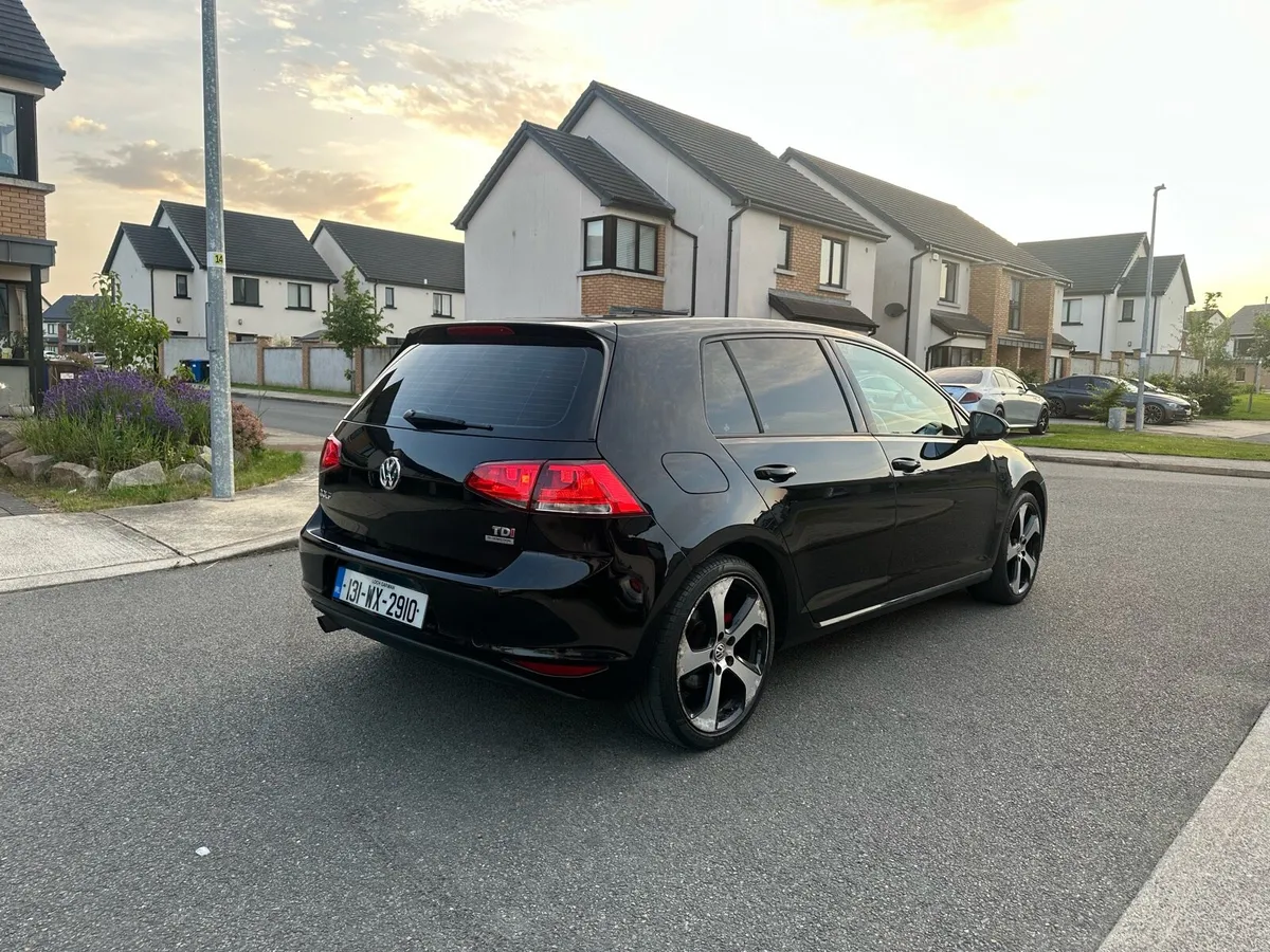 Volkswagen gold - Image 2
