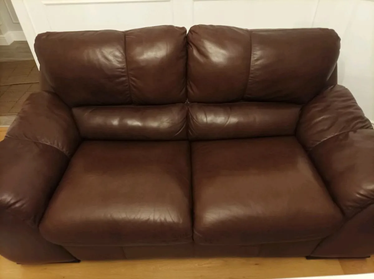 3 2 1 leather suite - Image 1