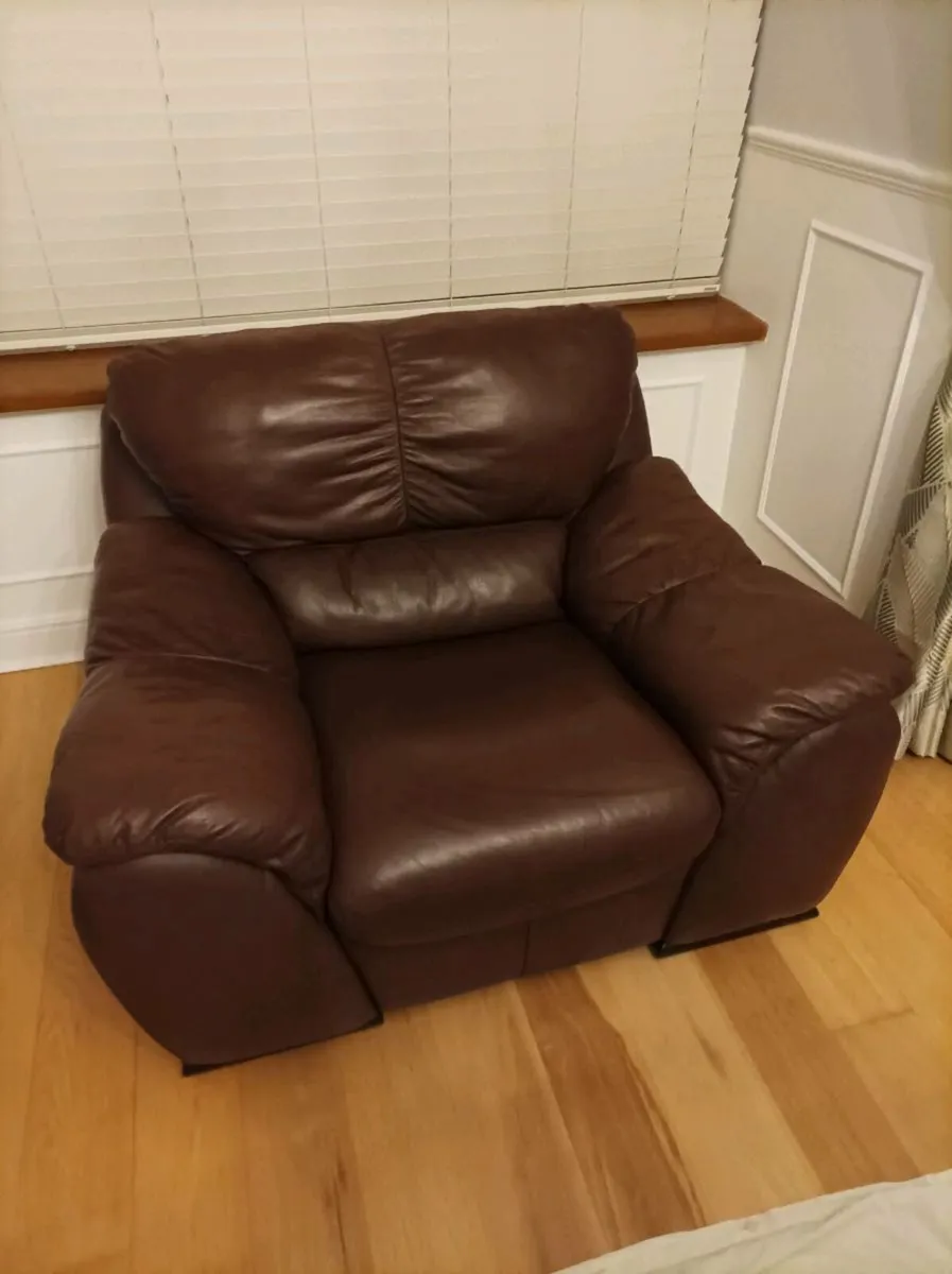 3 2 1 leather suite - Image 2