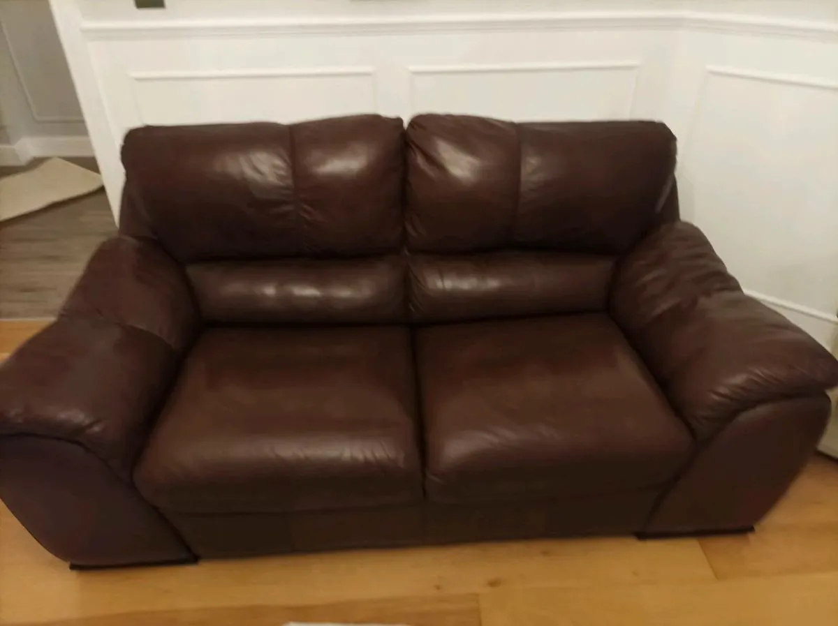 3 2 1 leather suite - Image 3