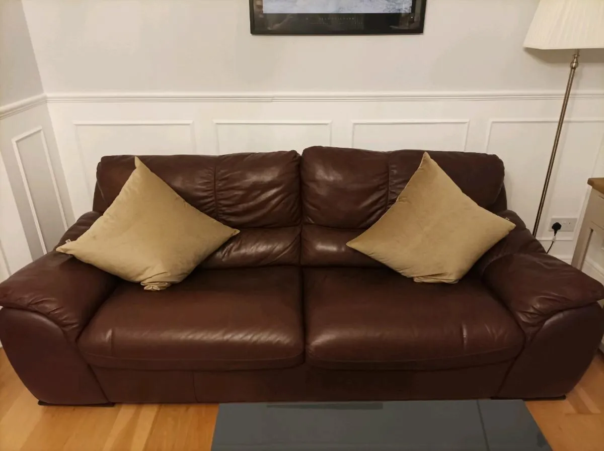 3 2 1 leather suite - Image 4