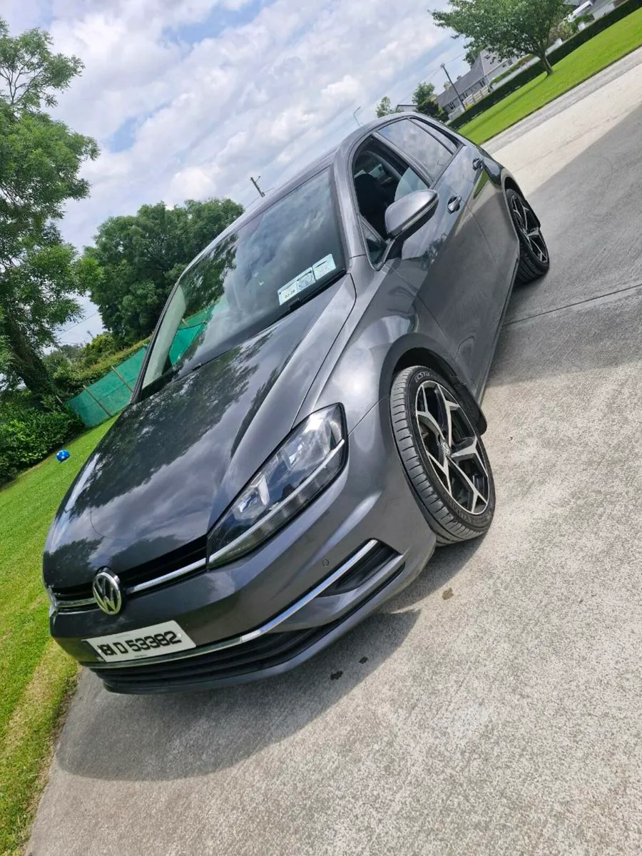 Volkswagen Golf - Image 1