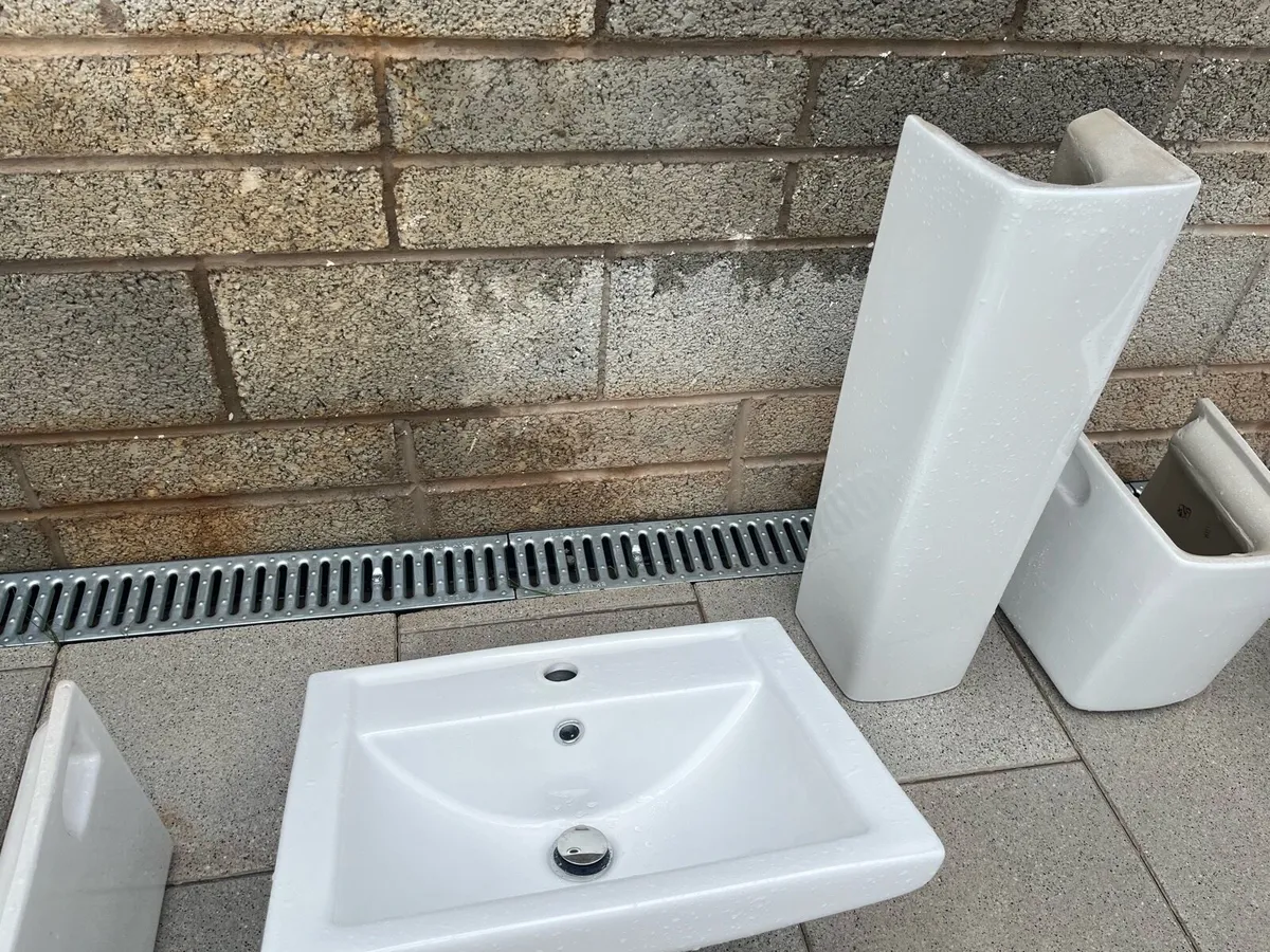 Vanity ware new 4 bathroom sinks taps and bath pan - Image 2