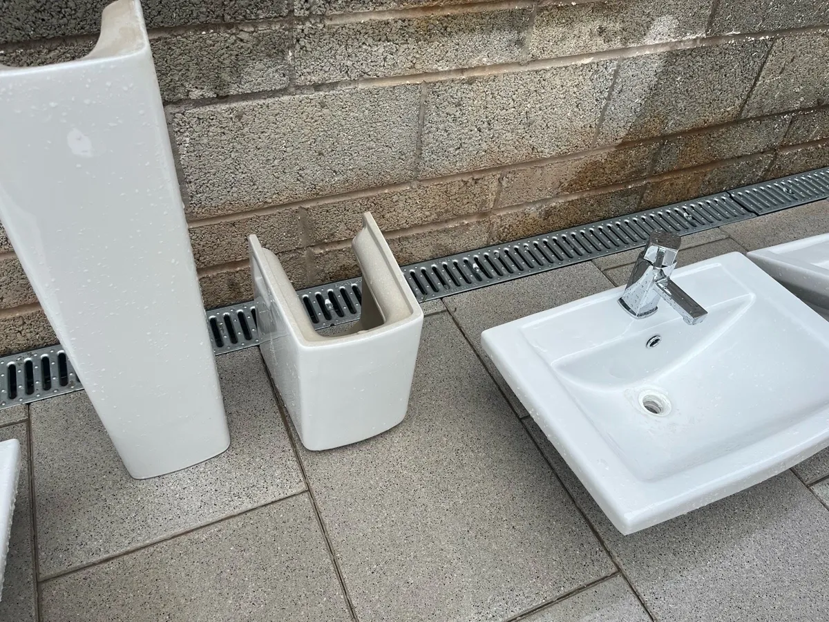 Vanity ware new 4 bathroom sinks taps and bath pan - Image 3