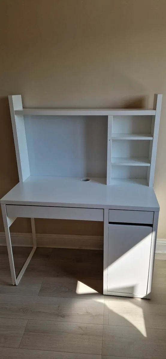 MICKE Desk