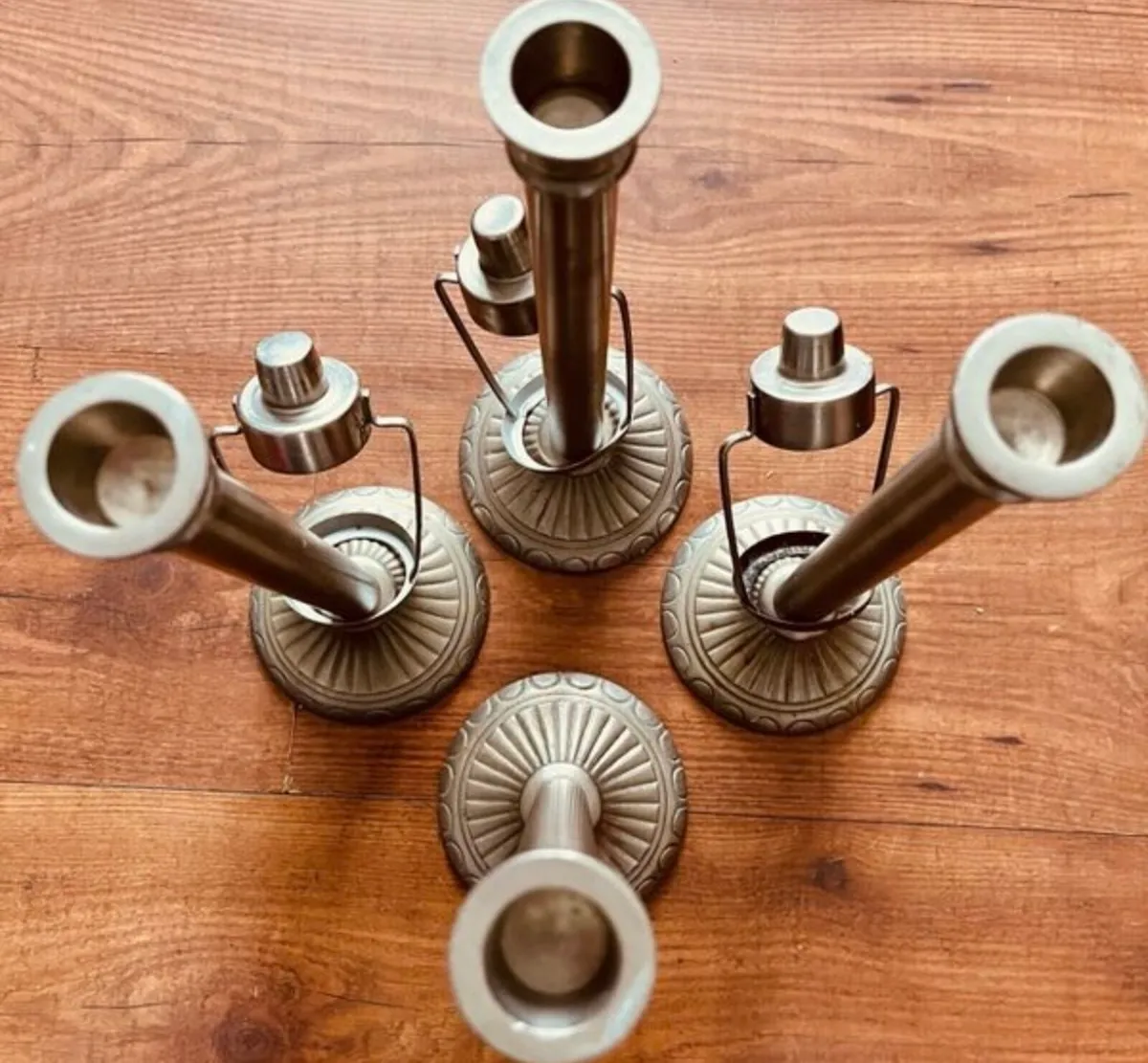 4 metal candle holders - Image 1