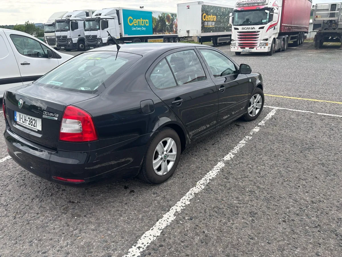 Car - Image 4