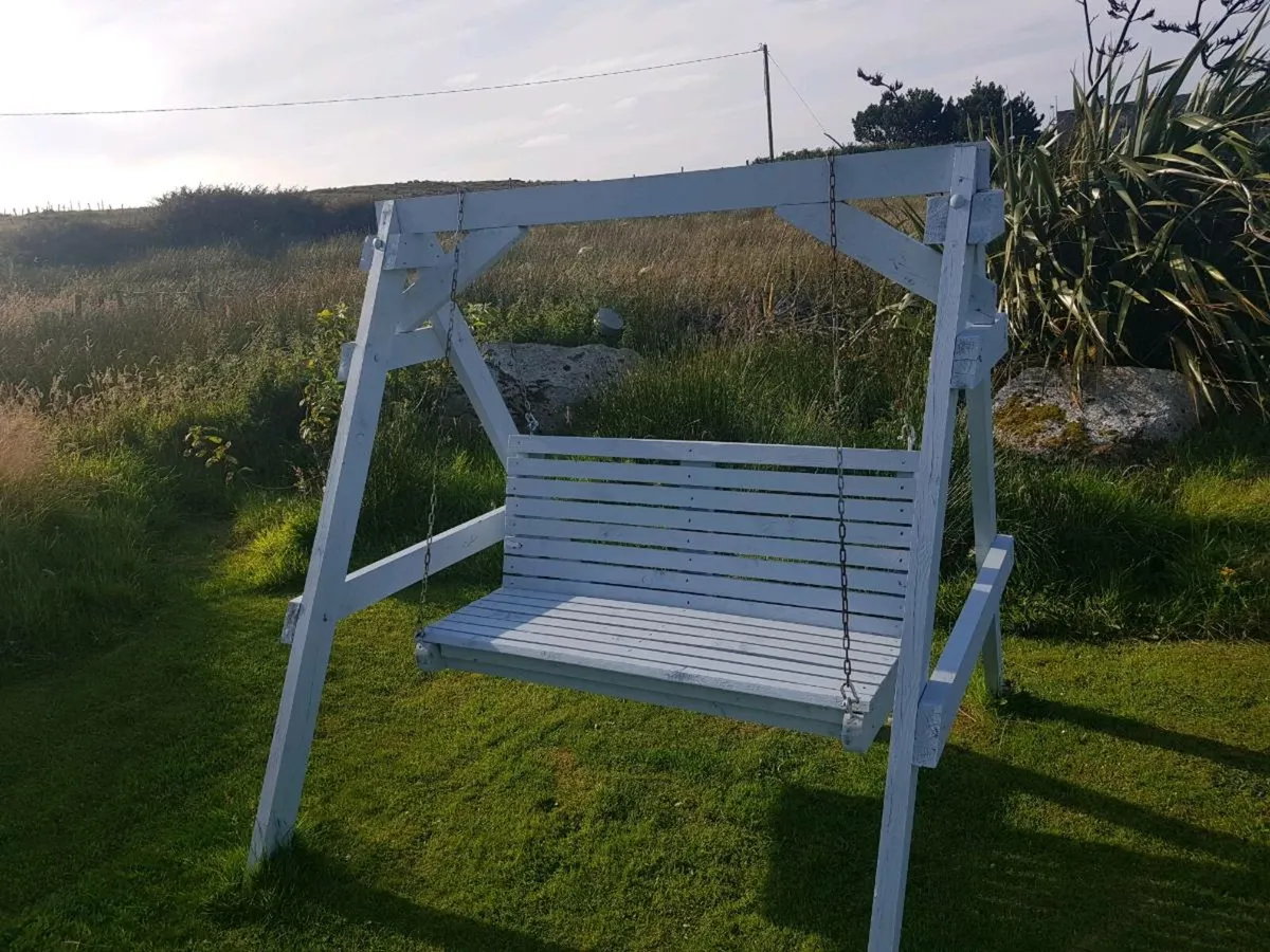 Garden seated swing - Image 1