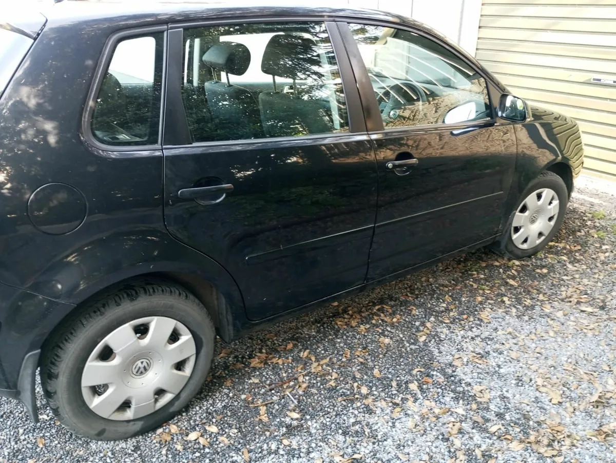 Volkswagen Polo 2009 - Image 2