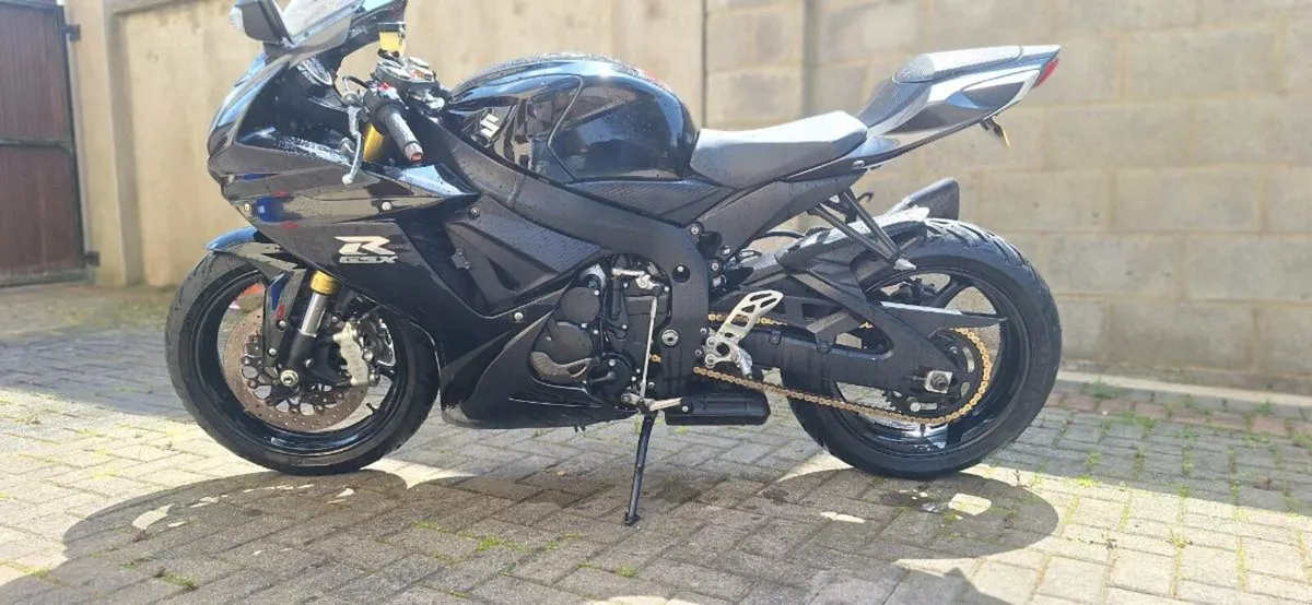 Suzuki GSXR750 - Image 1