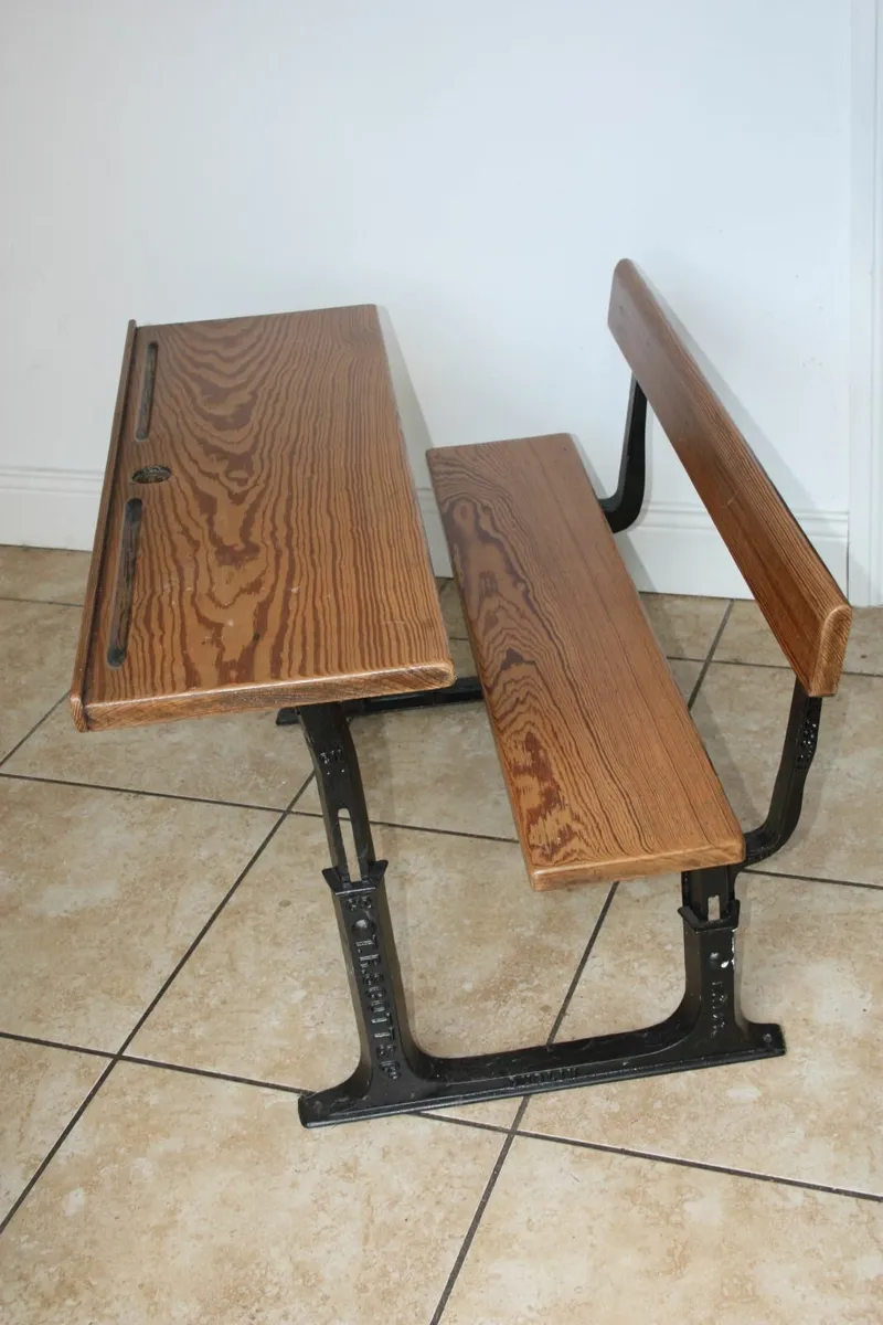 Old school desk - Image 1