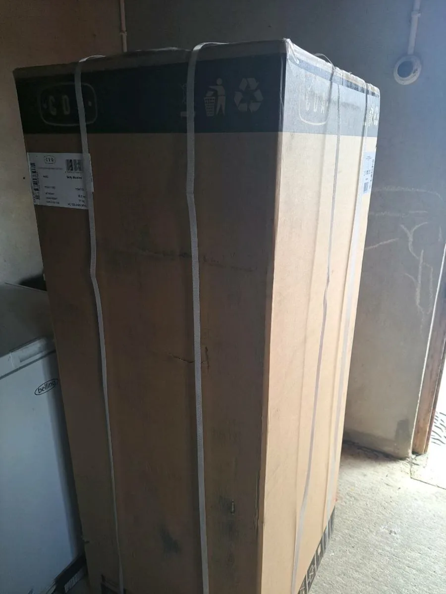 Brand new Fridge Freezer vintage style sage green - Image 4