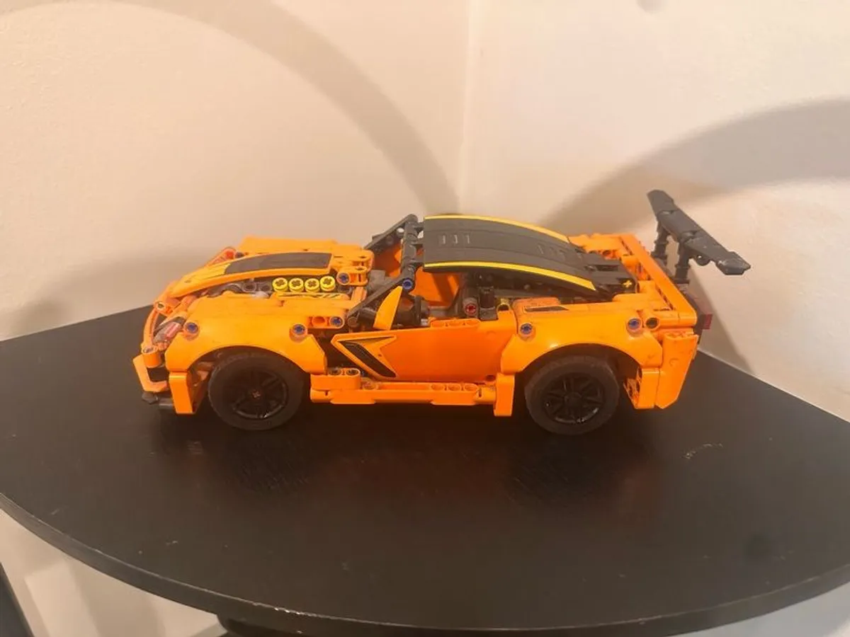 Lego Ferrari plus extras. - Image 2
