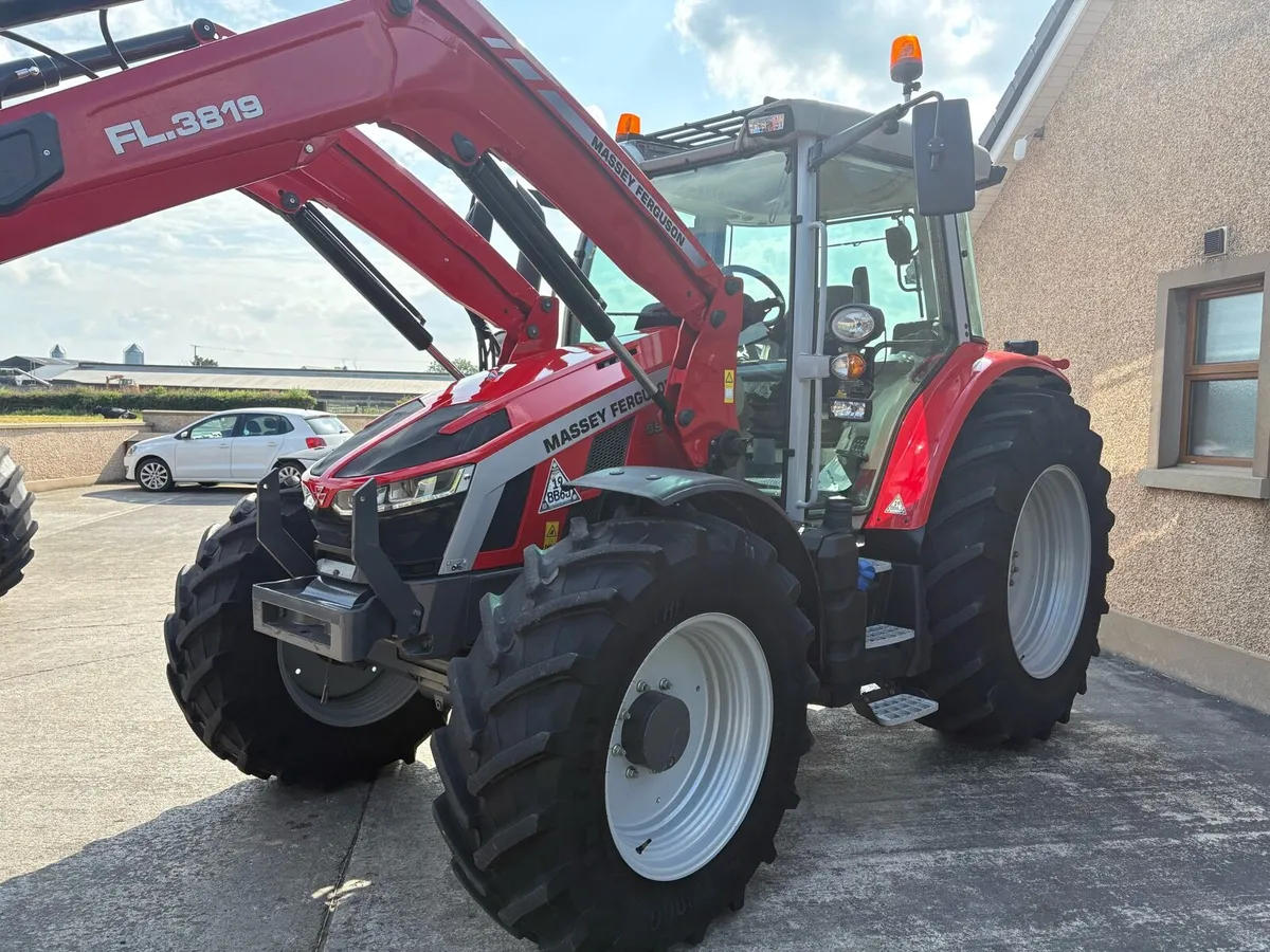 Massey Ferguson 5S.145 - Image 4