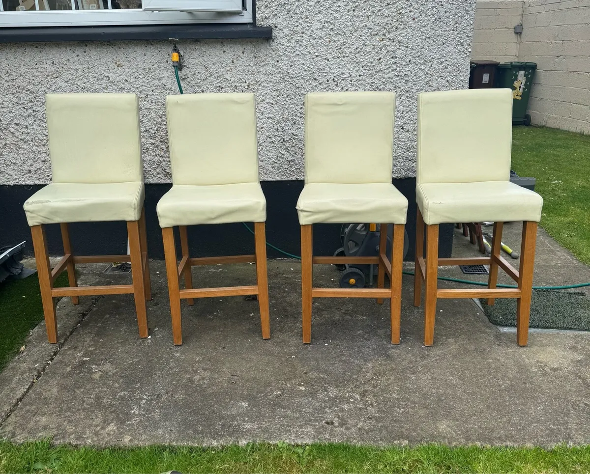 4 breakfast bar stools