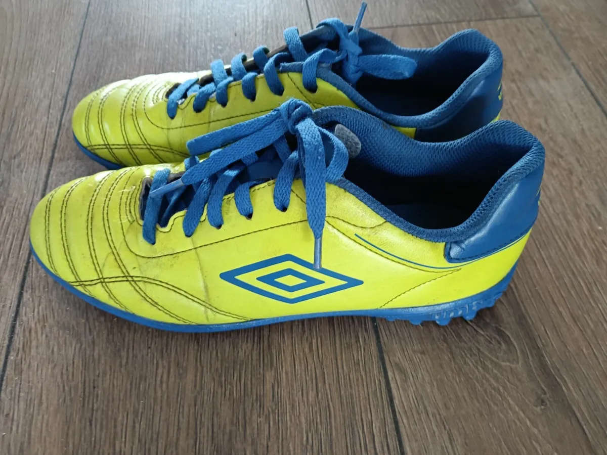 Umbro astro turf boots - Image 1