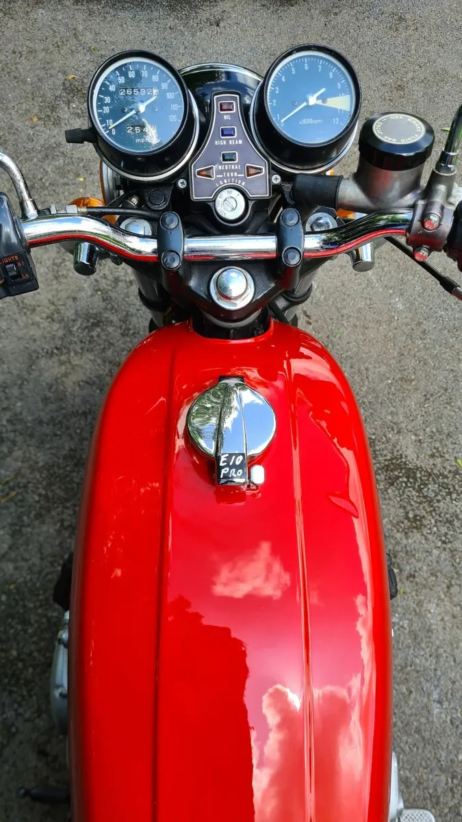Honda 400/4 (F1)-- FROM PRIVATE COLLECTION. - Image 2