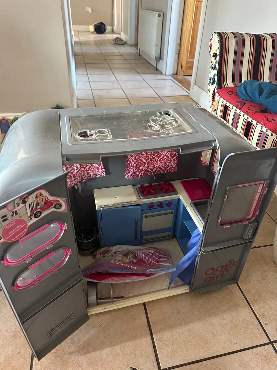 Toys - Image 2
