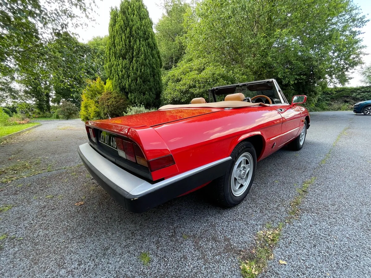 Alfa Romeo Spider - Image 4