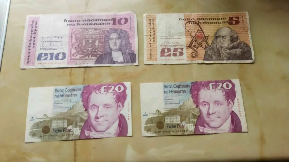 Original vintage Irish notes - Image 1