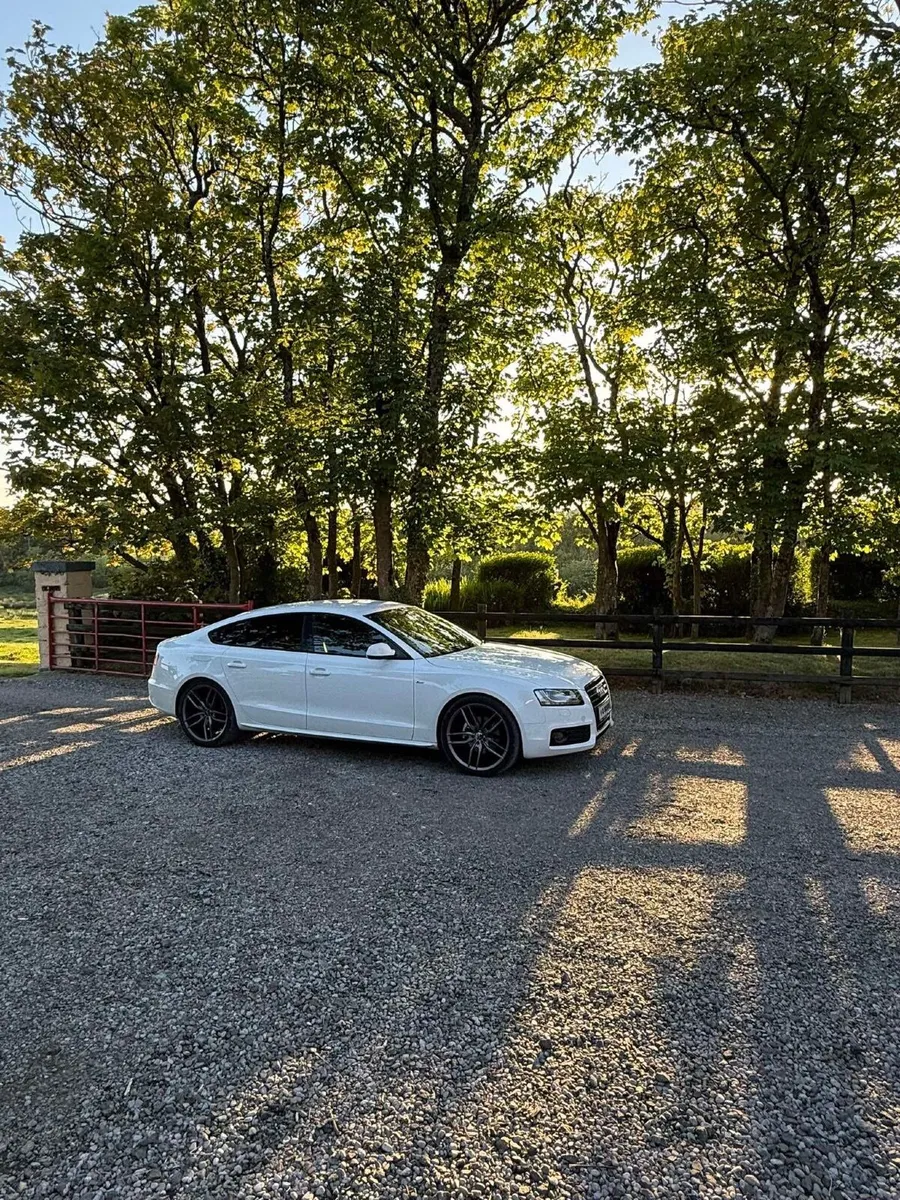 Audi A5 2011 - Image 1