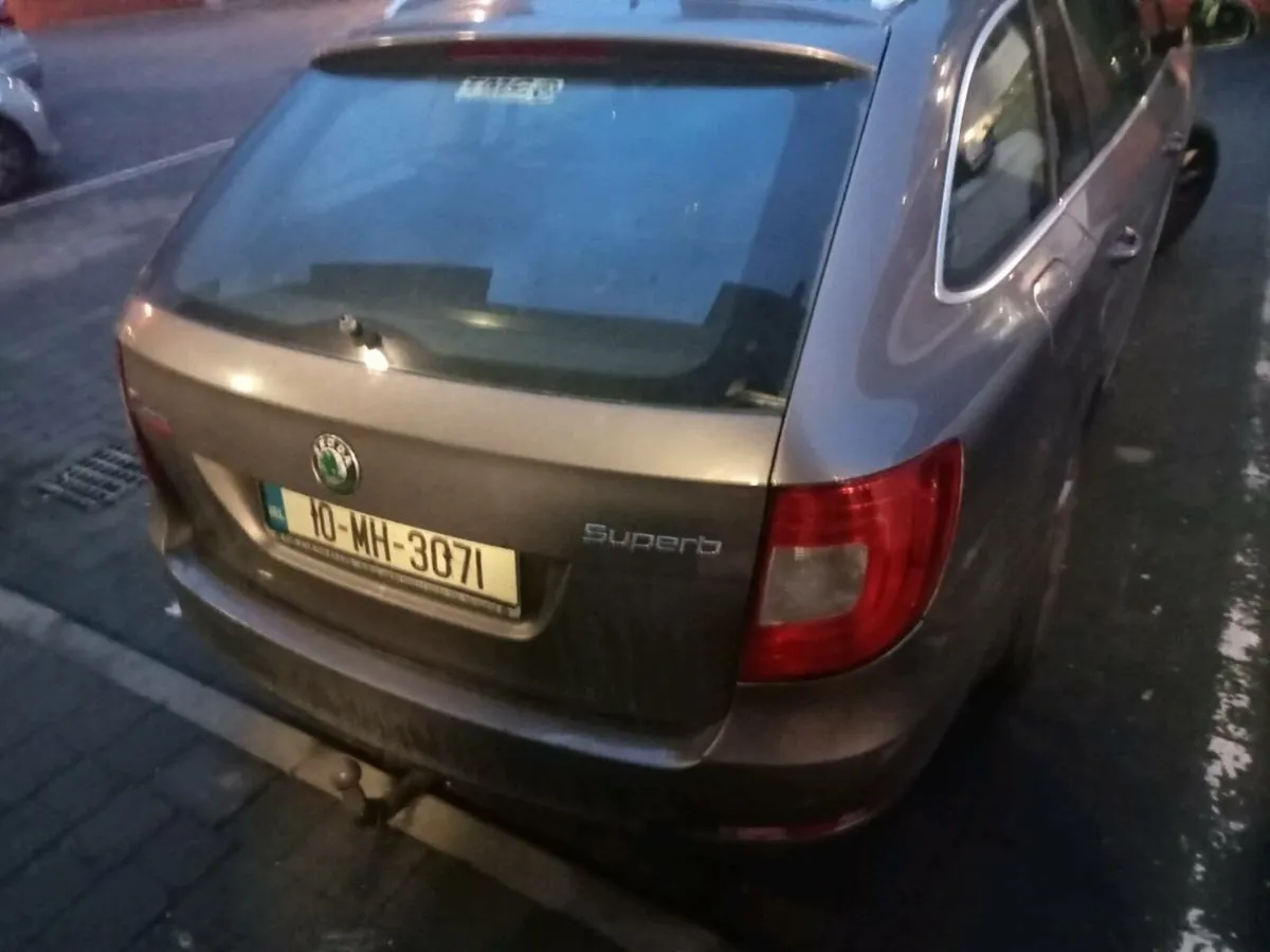 Car - Image 1