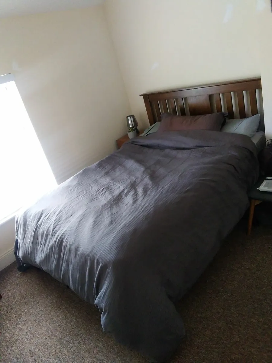 Double bed - Image 2