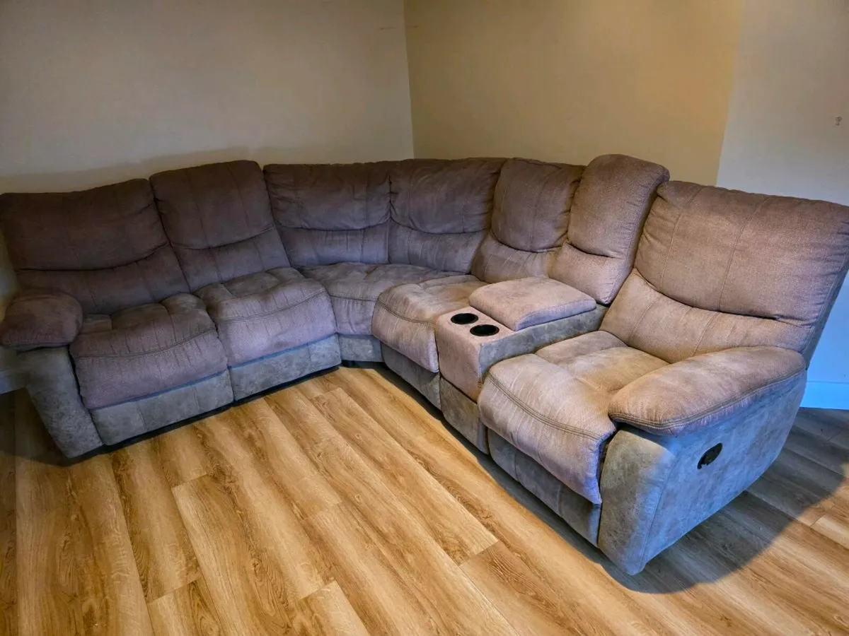 Sofa and single seater - Image 1