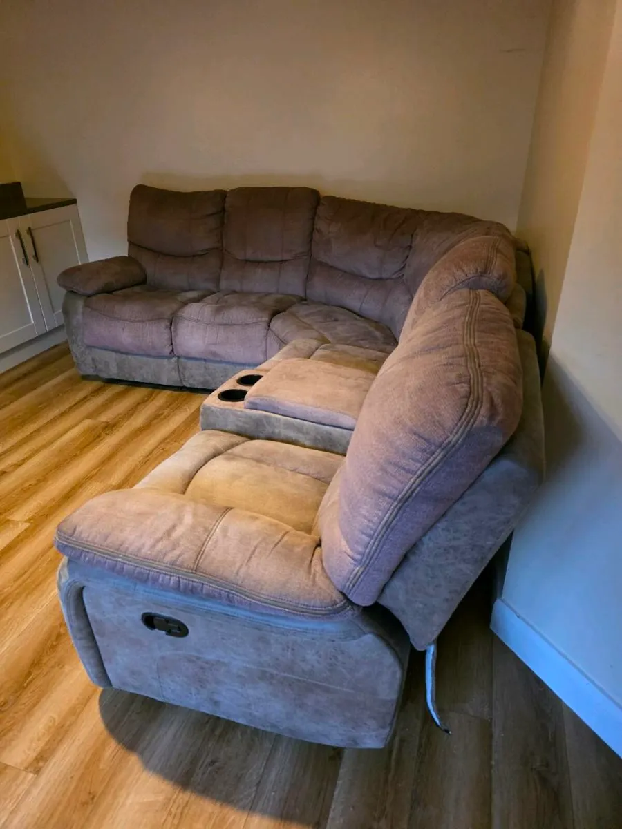 Sofa and single seater - Image 2