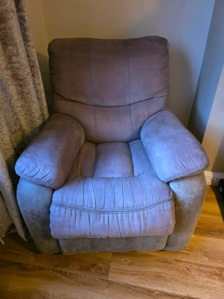 Sofa and single seater - Image 3