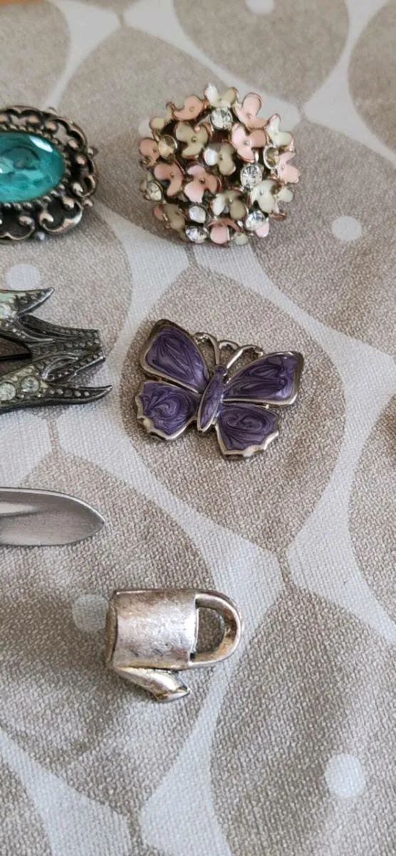 Vintage rings, brooches etc - Image 3