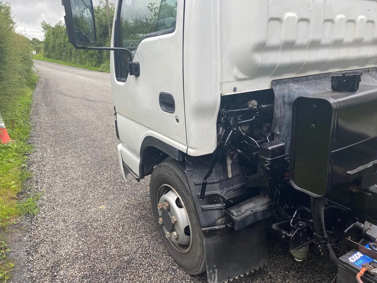 Isuzu NQR 5.2 7.5 Tonne - Image 3