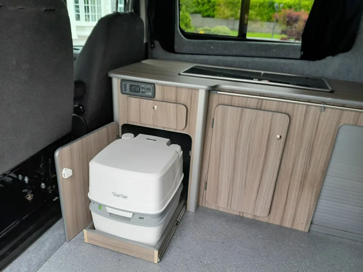 Camper van - Image 4