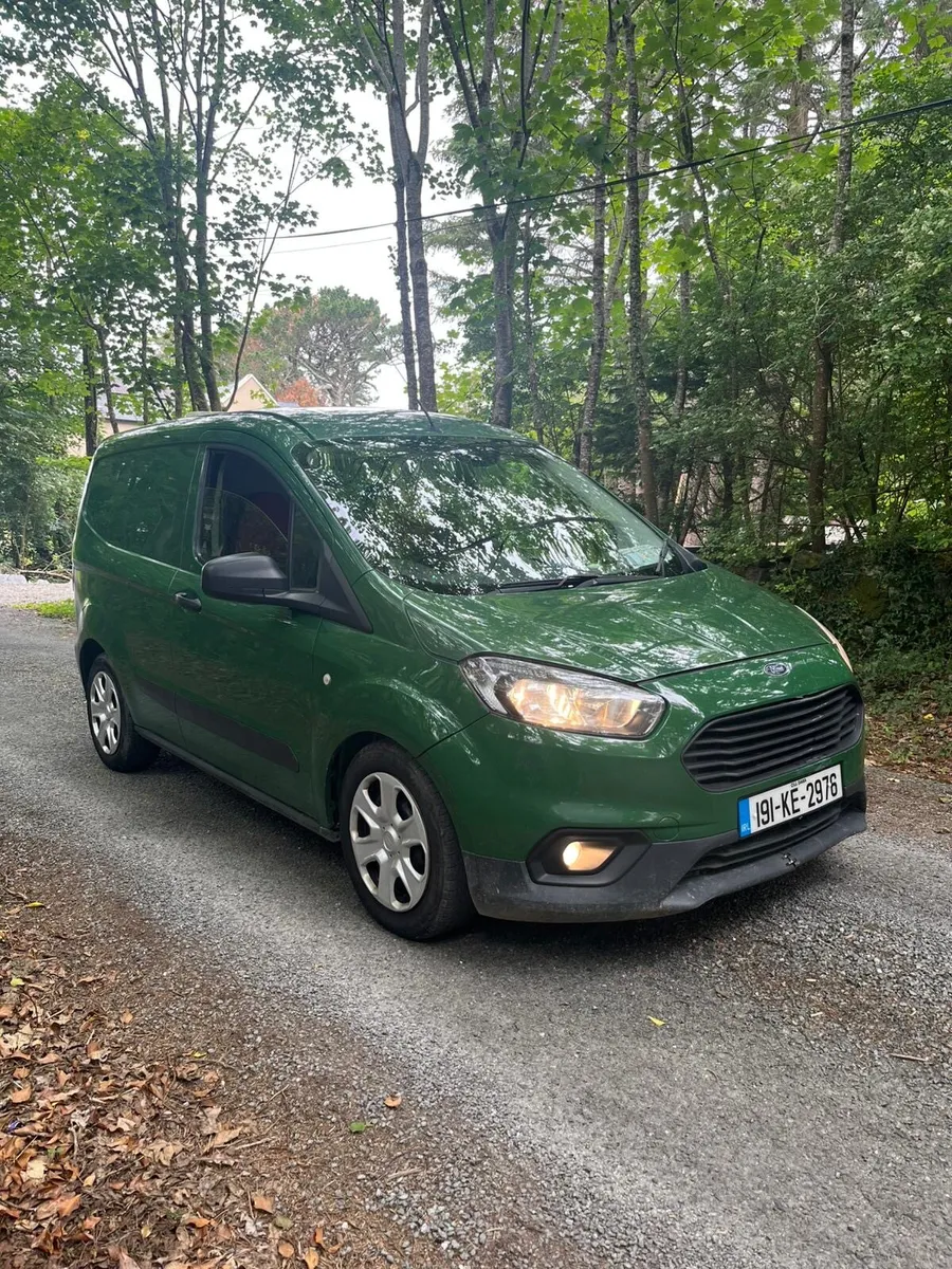 Ford Transit Courier 2019 - Image 2