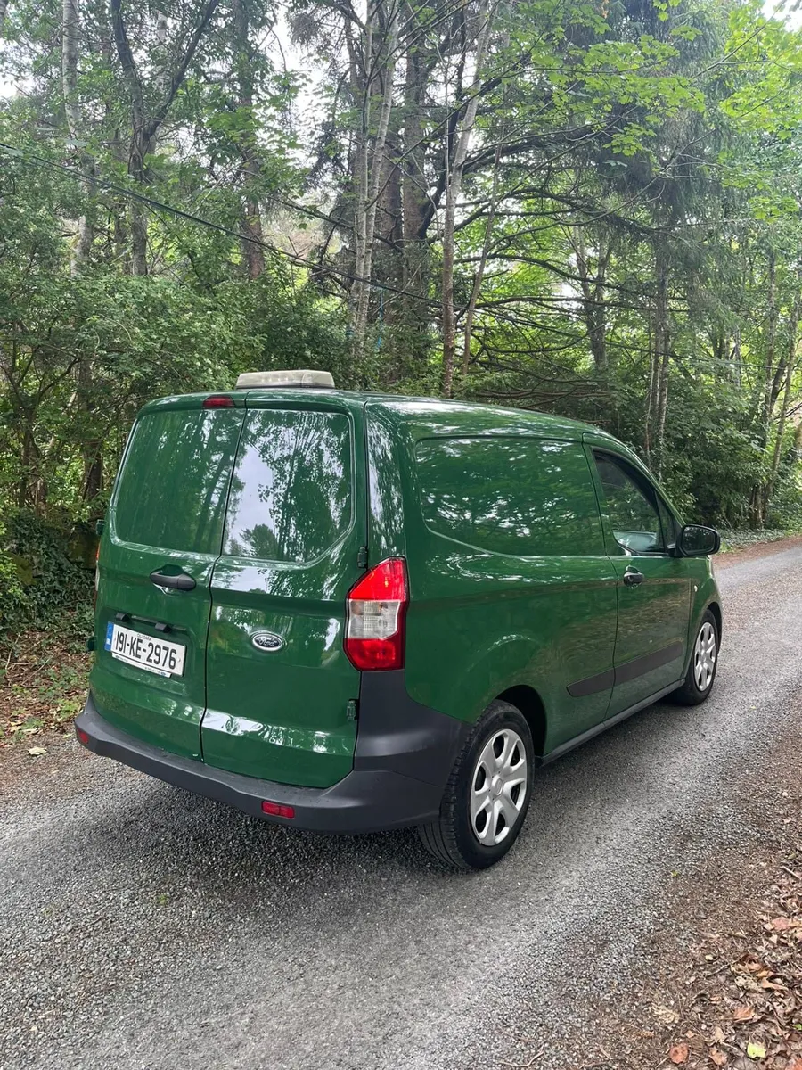 Ford Transit Courier 2019 - Image 4