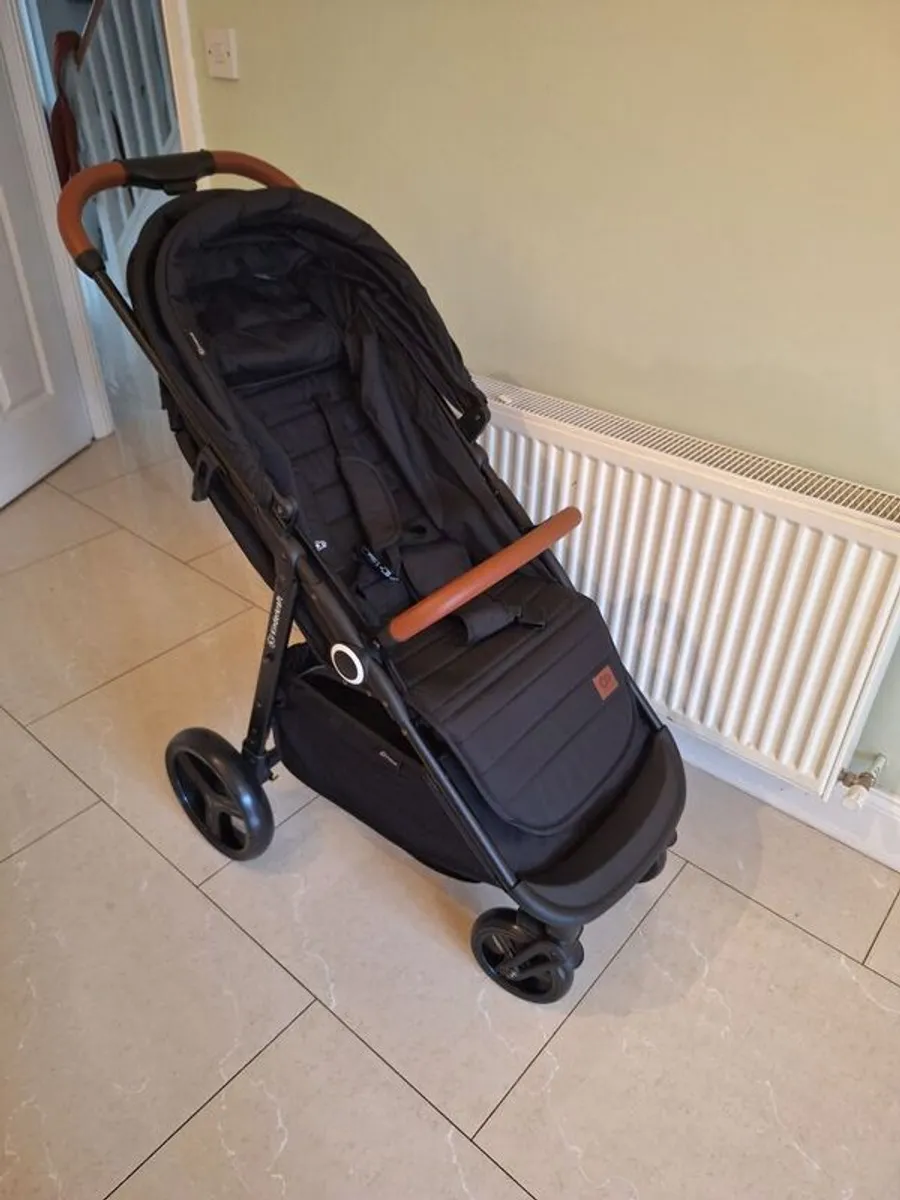 Kindercraft grande plus stroller - Image 1