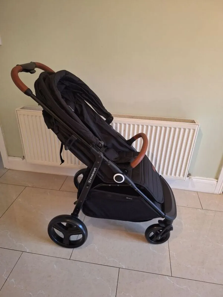 Kindercraft grande plus stroller - Image 2