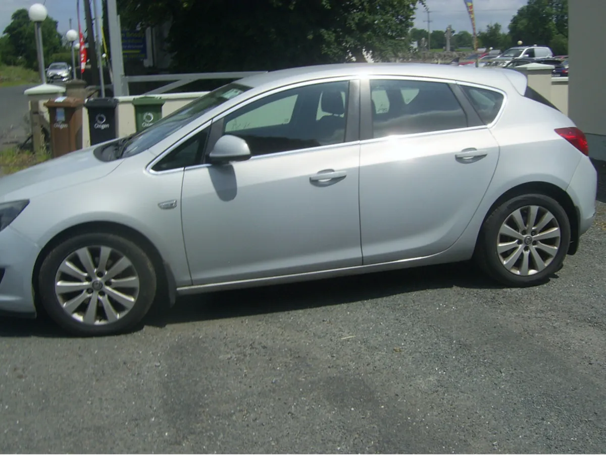 Vauxhall Astra 1.7 CDTI TECH LINE EF SS 5DR ECOFLE - Image 2