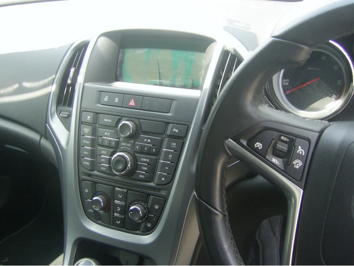 Vauxhall Astra 1.7 CDTI TECH LINE EF SS 5DR ECOFLE - Image 3