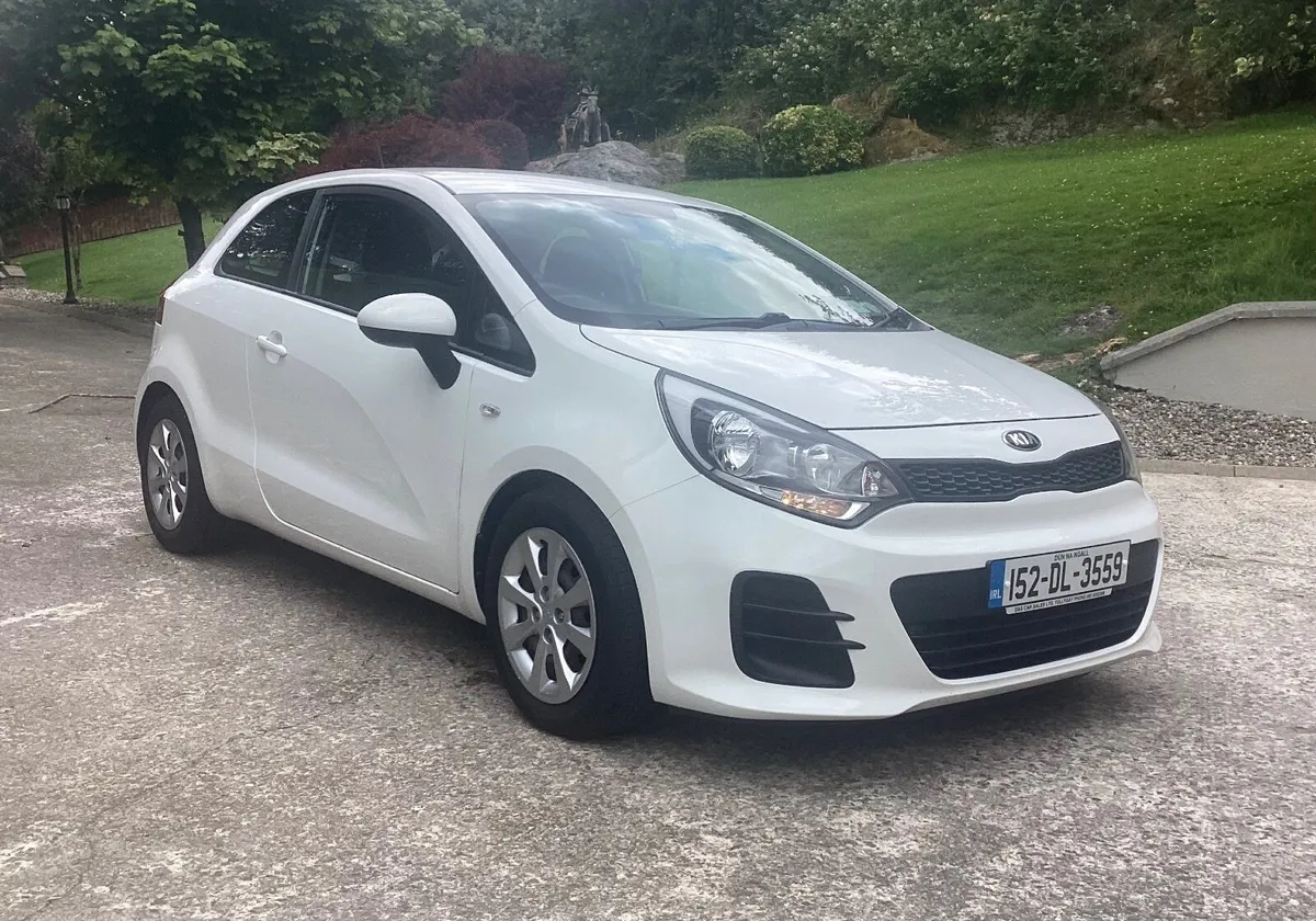 2015 Kia Rio 32000 miles taxed - Image 1