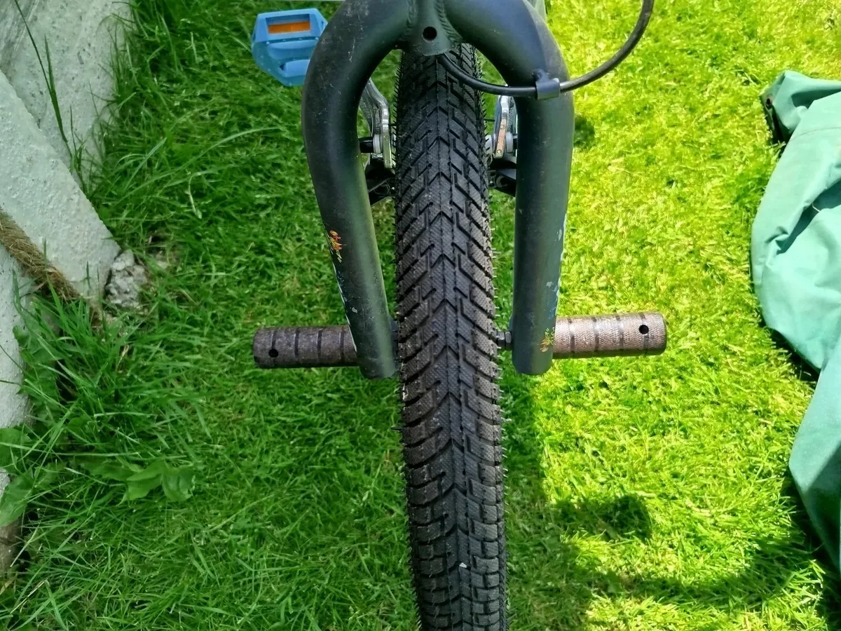 As good as new BMX stunt bike - Image 4