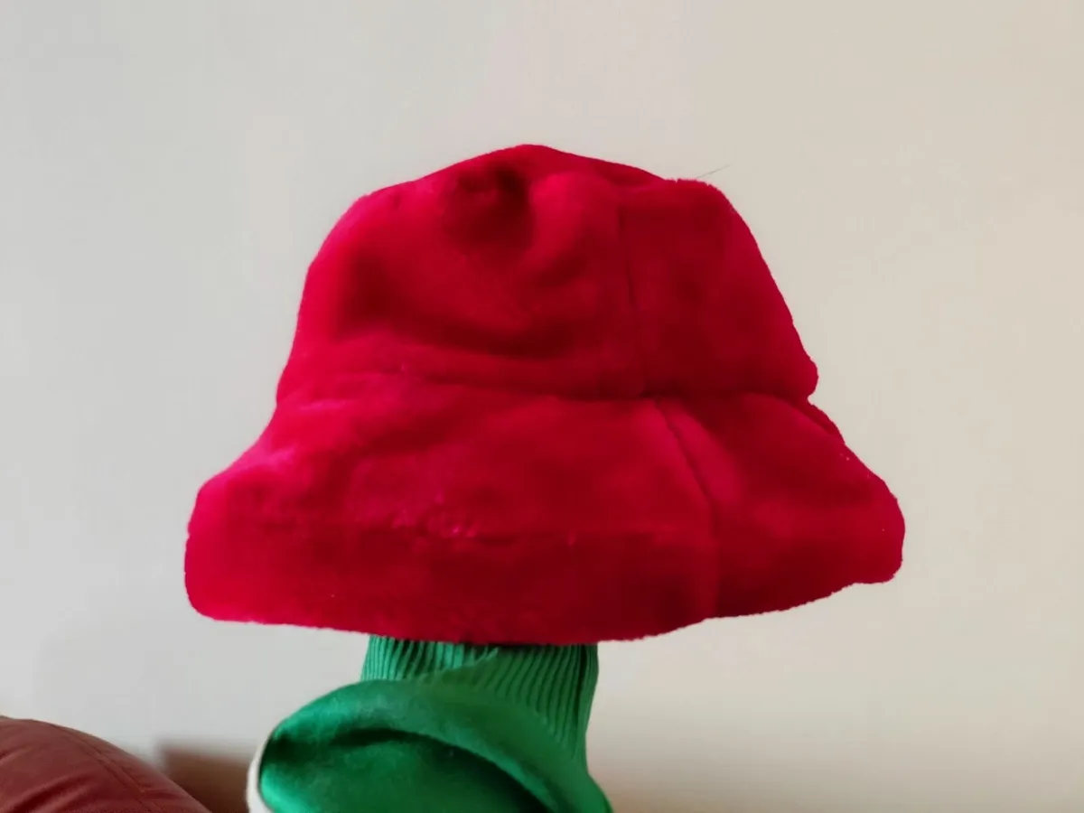 WOMEN'S HATS (USED). - Image 3