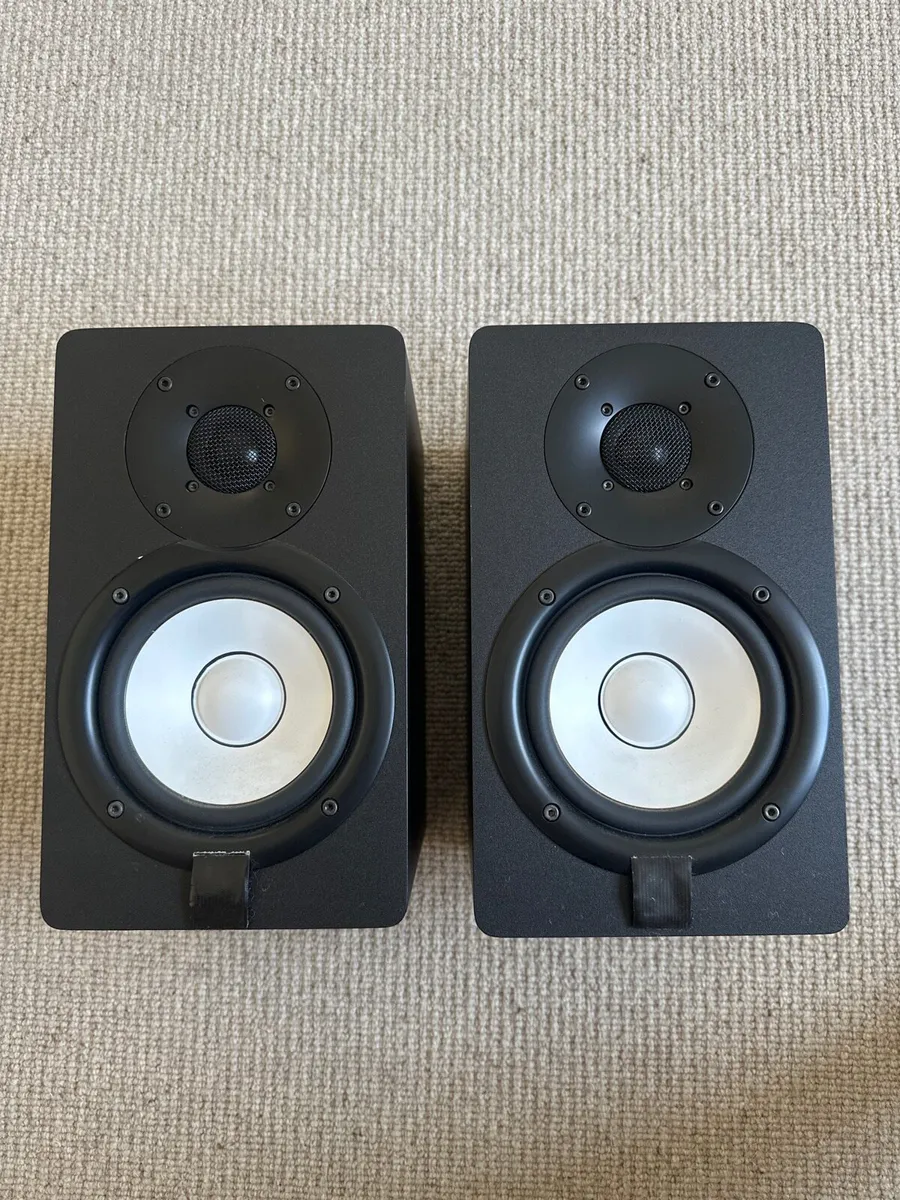 Yamaha HS5 Active Speakers - Image 1