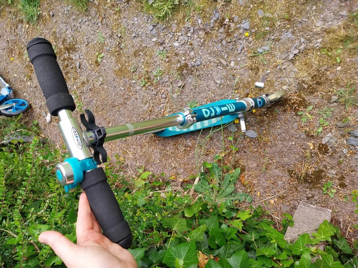 Micro - Sprite LED Scooter - Image 2