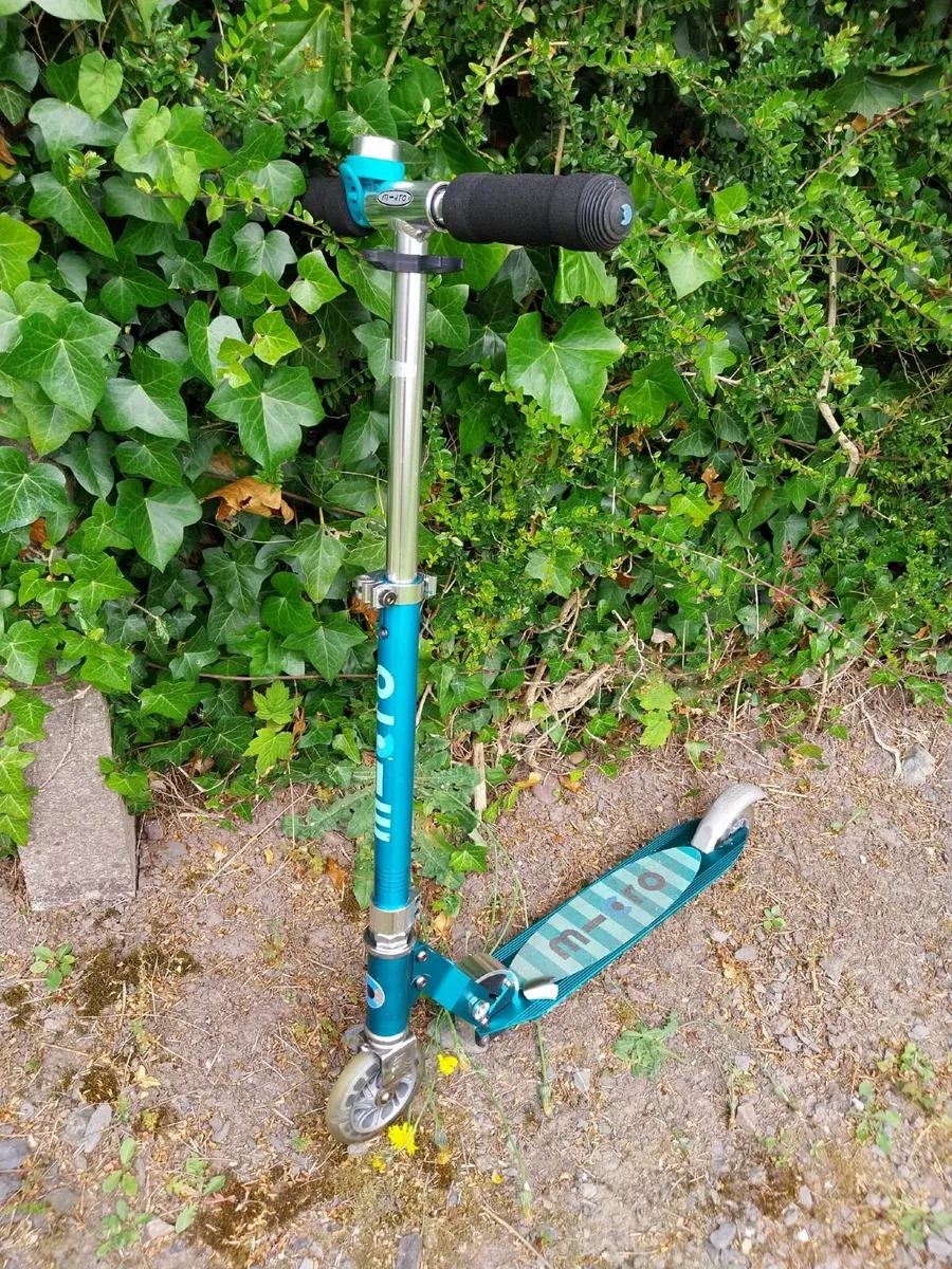 Micro - Sprite LED Scooter - Image 1